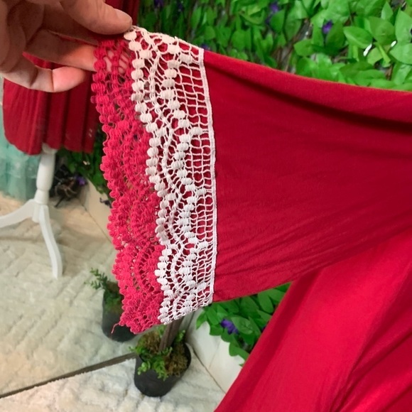 Elegant Red Midi Dress with Lace Trim - Picture 2 of 12